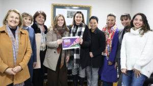 Mulheres ocupam as ruas em todo o Paraná para protestar contra o feminicídio item-thumbnail