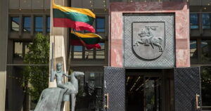 Por que o partido no poder da Lituânia está preparando uma aliança com uma força pró-putin item-thumbnail