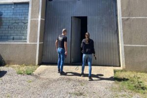 PCPR prende quatro pessoas de grupo que falsificava cervejas em barracão em Quatro Barras item-thumbnail