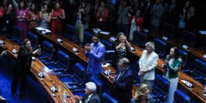 Senado aprova projeto contra adultização de crianças na internet item-thumbnail