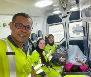 Socorristas da Arteris Régis Bittencourt realizam parto às margens da BR-116, em Campina Grande do Sul item-thumbnail