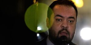 Castro pede transferência de 10 detentos para presídios federais item-thumbnail