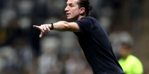 Filipe Luís afirma que sempre acreditou no título da Libertadores item-thumbnail