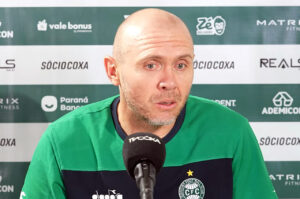 Coritiba descarta renovação de contrato com o técnico Mozart item-thumbnail