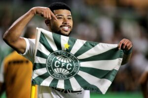 “Piás do Couto”, Pedro Morisco e Lucas Ronier brilham no jogo do título; confira as atuações do Coxa item-thumbnail