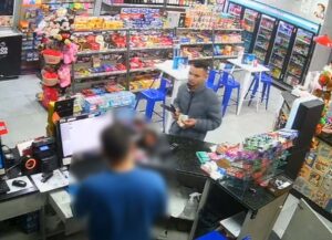 Indivíduo que assaltou posto de combustíveis é preso horas depois após ter imagem divulgada item-thumbnail