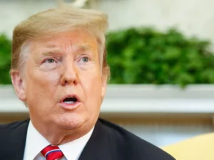 Trump prometeu acabar com Aids nos EUA até 2030, mas ações apontam contrário item-thumbnail