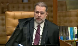 Ministro do STF, Toffoli foi a Lima em jato privado com advogado do caso Master item-thumbnail
