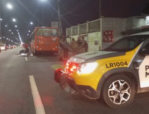 Motociclista que fazia corredor morre após colisão e atropelamento na Rodovia João Leopoldo Jacomel item-thumbnail