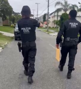 Delegacia de Delitos de Trânsito cumpre medidas cautelares e instala tornozeleira eletrônica em motorista investigado por acidente que matou jovem de 19 anos item-thumbnail