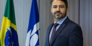 CGU demite ex-chefe da Receita que atuou no caso de joias sauditas item-thumbnail