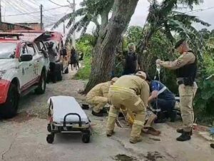 Homem é esfaqueado e espancado durante briga no Boqueirão e fica em estado grave item-thumbnail