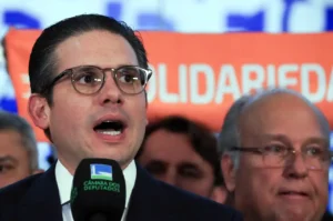 Câmara Federal quer recuperar popularidade item-thumbnail