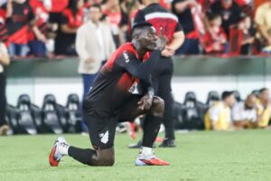 Esquivel e Viveros são os melhores do Athletico na Arena item-thumbnail