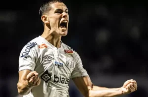 Coritiba acerta com promessa do Santos e fica perto de anunciar seu 14º reforço para 2026 item-thumbnail