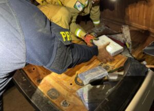 PRF apreende mais de 130 kg de drogas de alto valor escondidas em veículos no Paraná item-thumbnail
