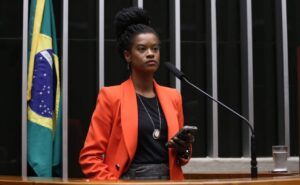 Polícia Legislativa investiga ameaça de morte à deputada federal do Paraná item-thumbnail